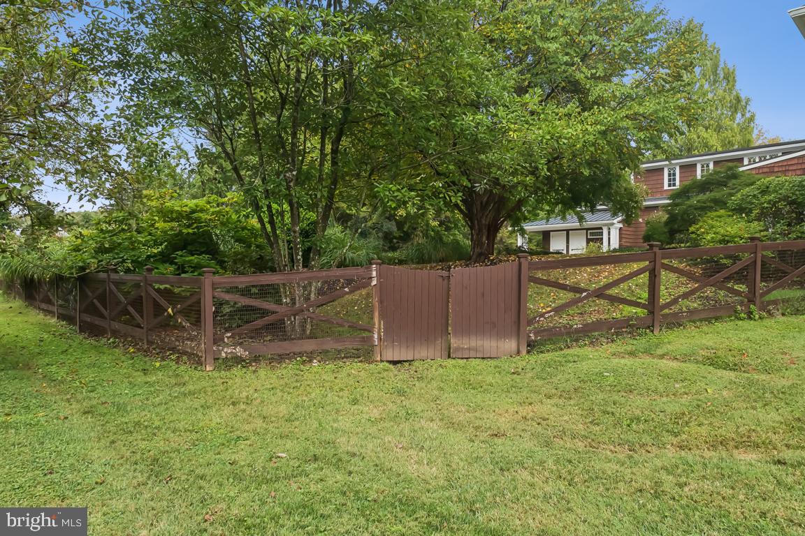 10606 CANDLEWICK ROAD