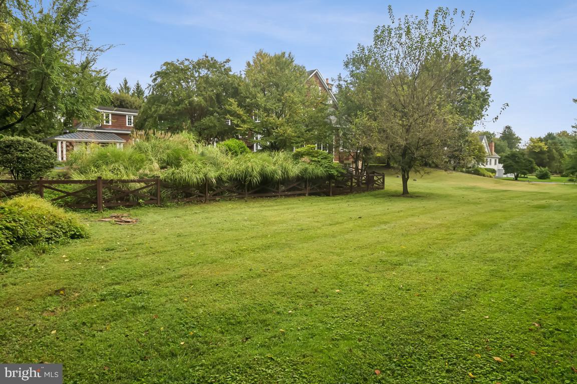 10606 CANDLEWICK ROAD