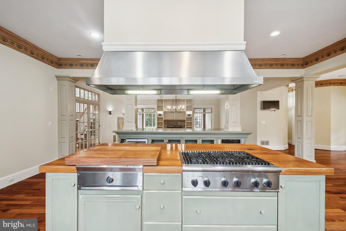 10606 CANDLEWICK ROAD