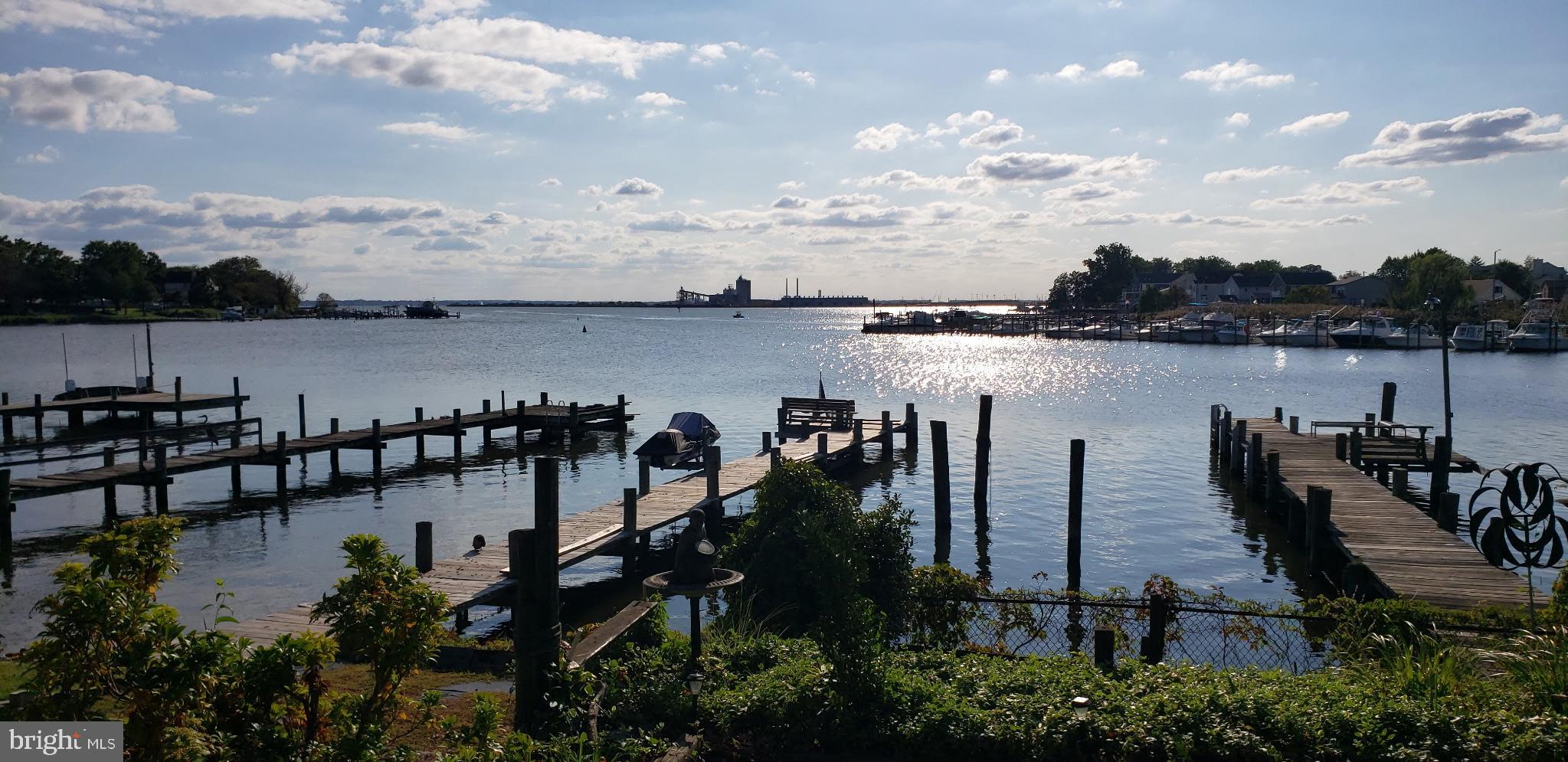 6 SHORE ROAD