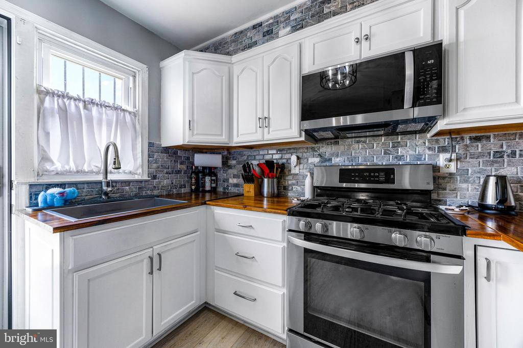 3401 MAYFAIR ROAD