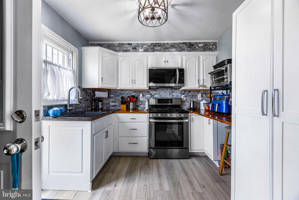 3401 MAYFAIR ROAD