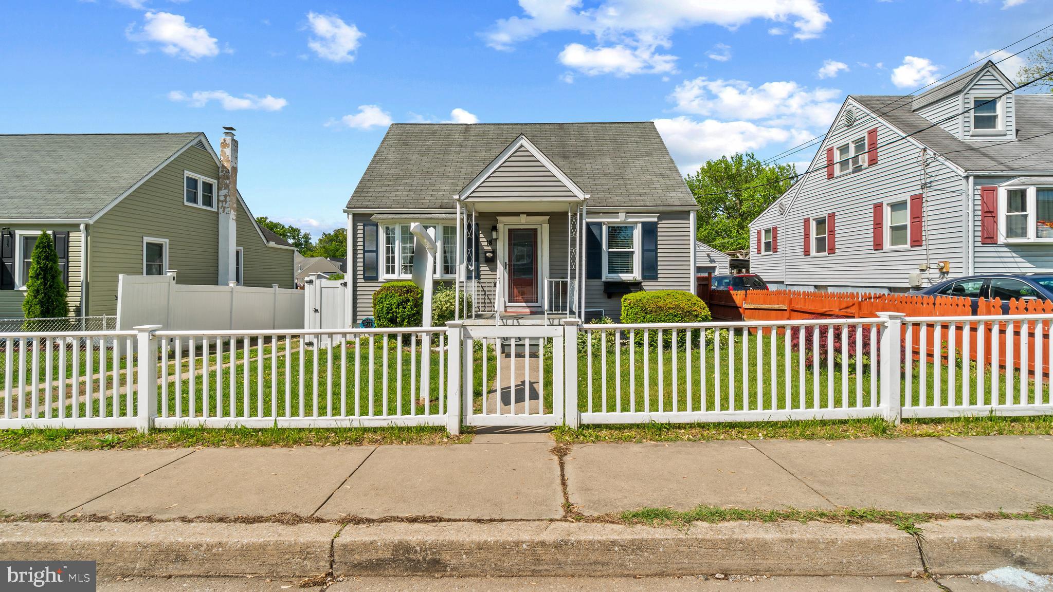 18 N HAWTHORNE ROAD