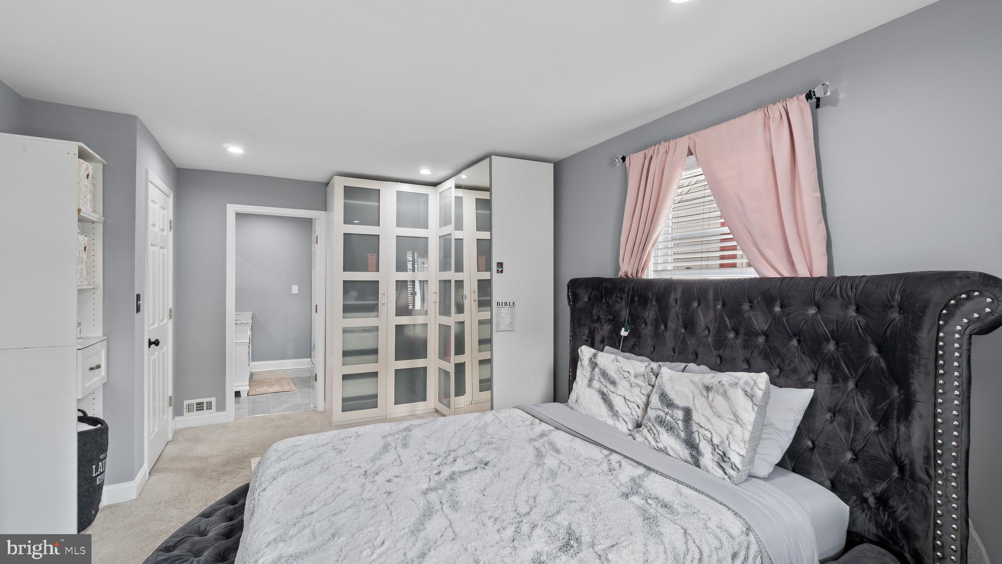 18 N HAWTHORNE ROAD
