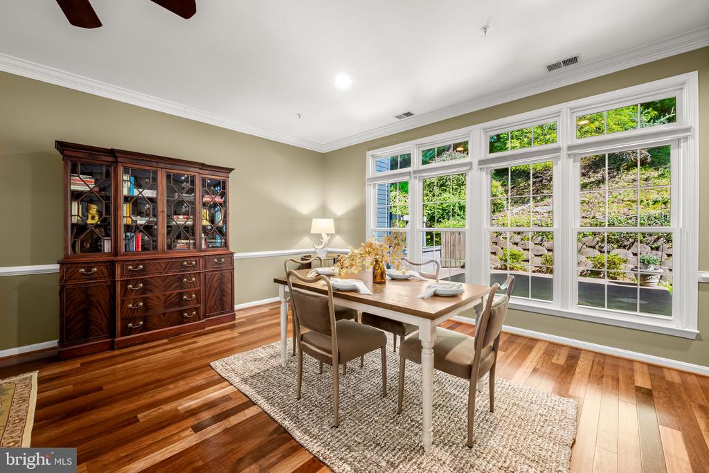 1011 LILLIES LANE