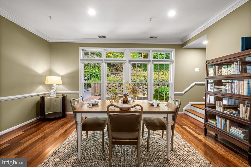 1011 LILLIES LANE