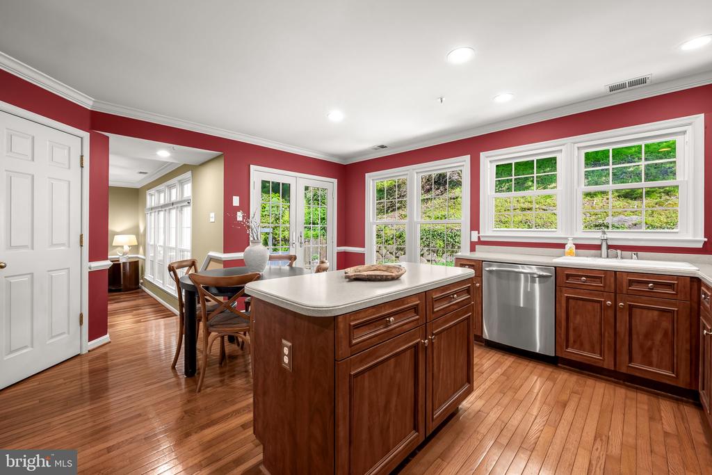 1011 LILLIES LANE