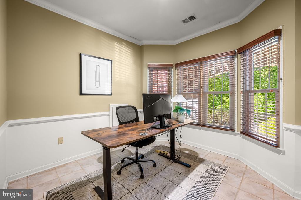 1011 LILLIES LANE
