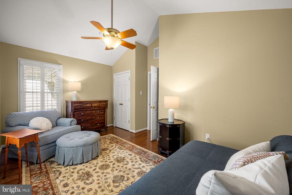 1011 LILLIES LANE