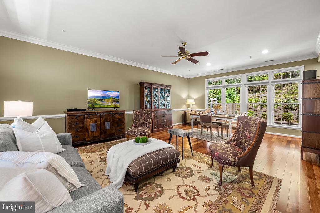 1011 LILLIES LANE