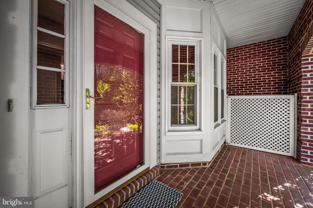 1011 LILLIES LANE