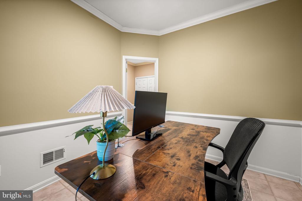1011 LILLIES LANE