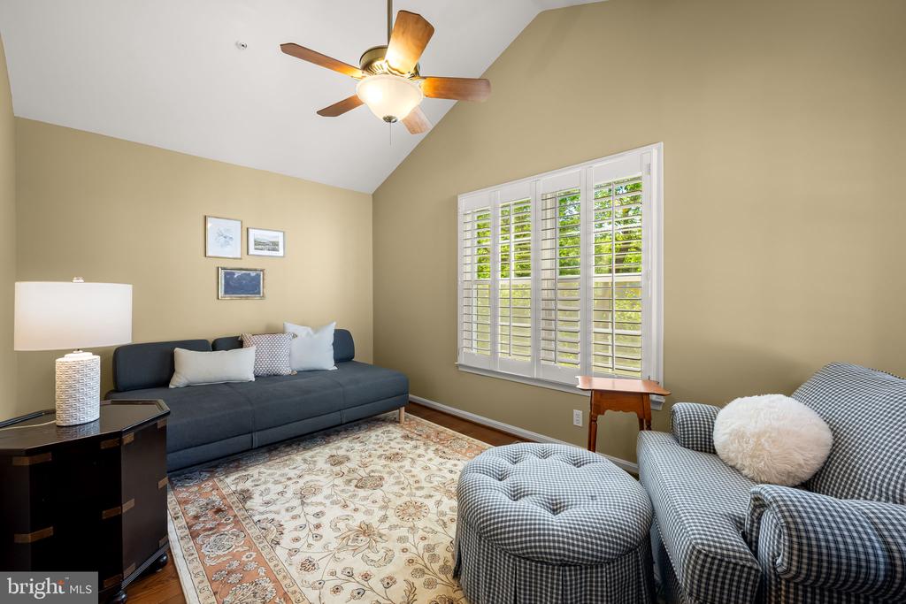 1011 LILLIES LANE