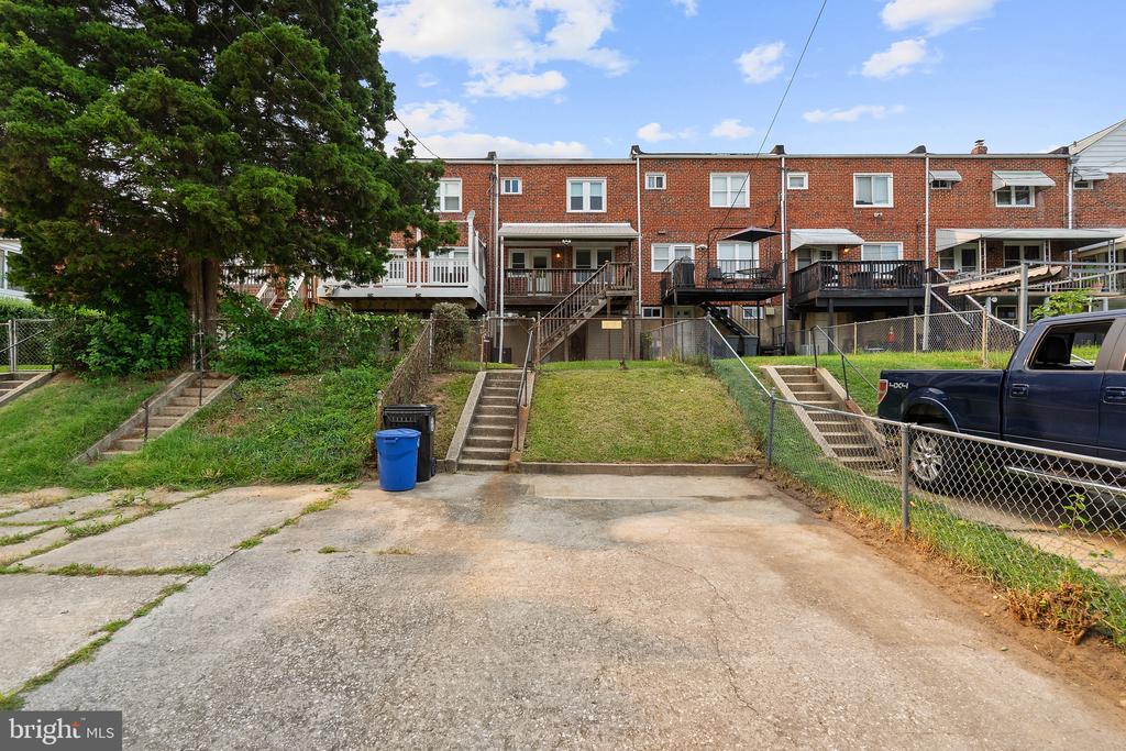 1235 HALSTEAD ROAD