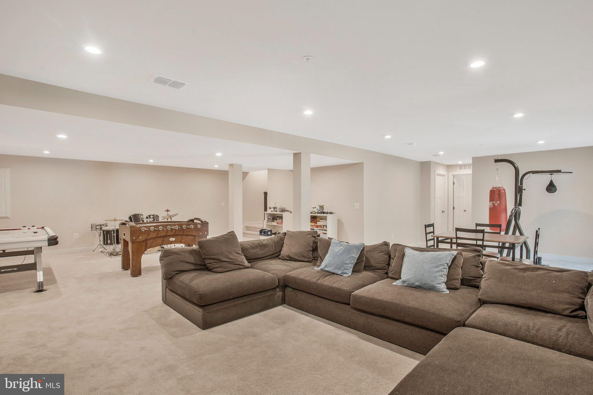 2929 Heritage DRIVE