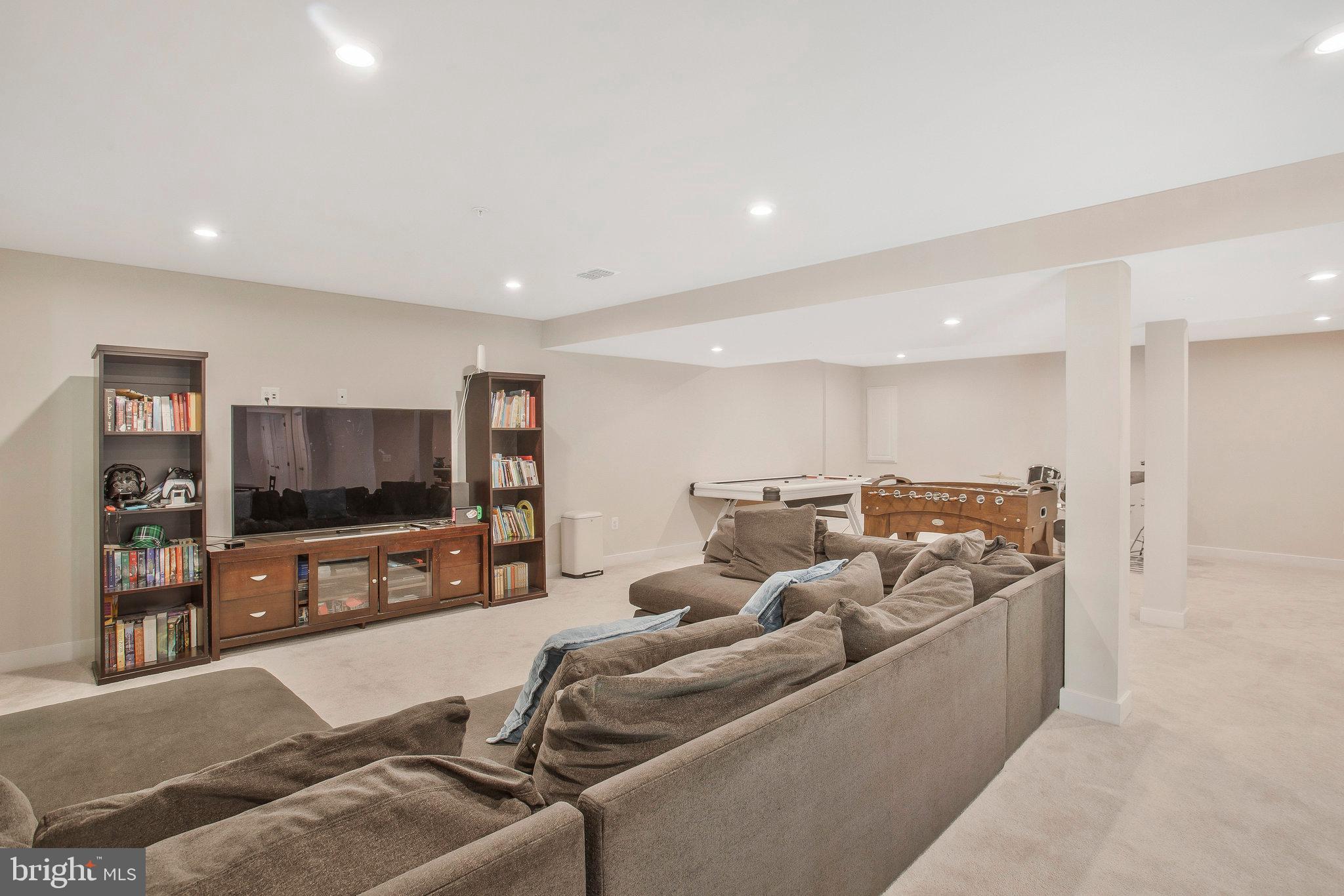 2929 Heritage DRIVE