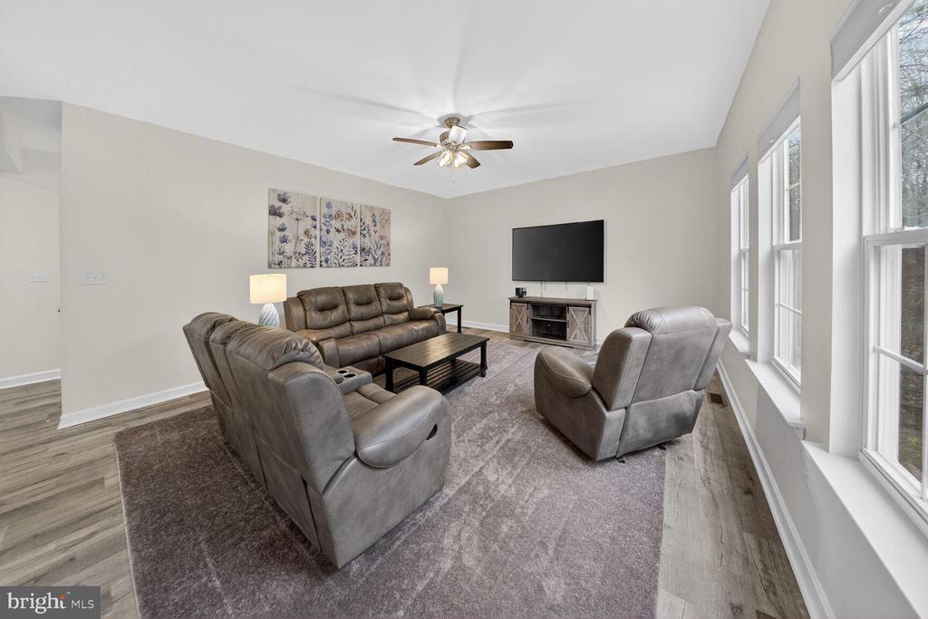 1820 BIRDS NEST LANE