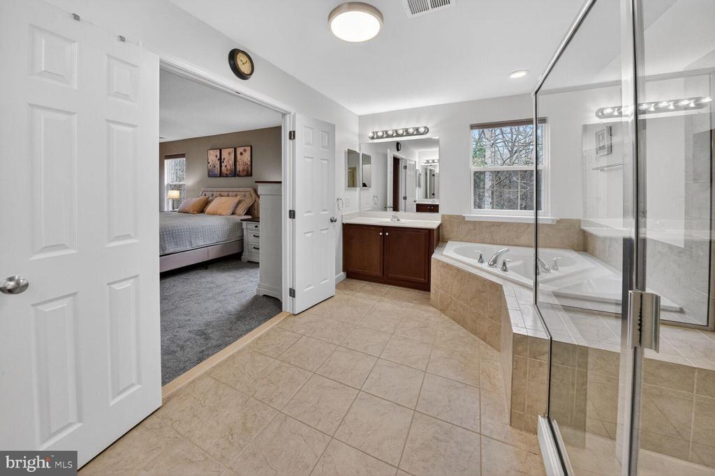 1820 BIRDS NEST LANE