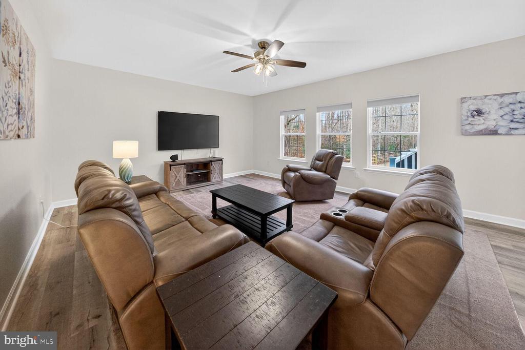 1820 BIRDS NEST LANE