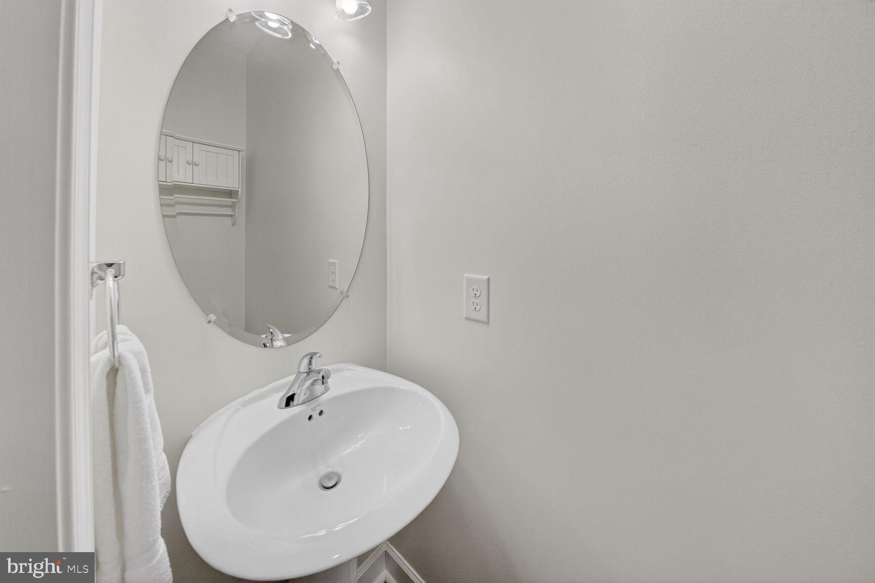 1820 BIRDS NEST LANE