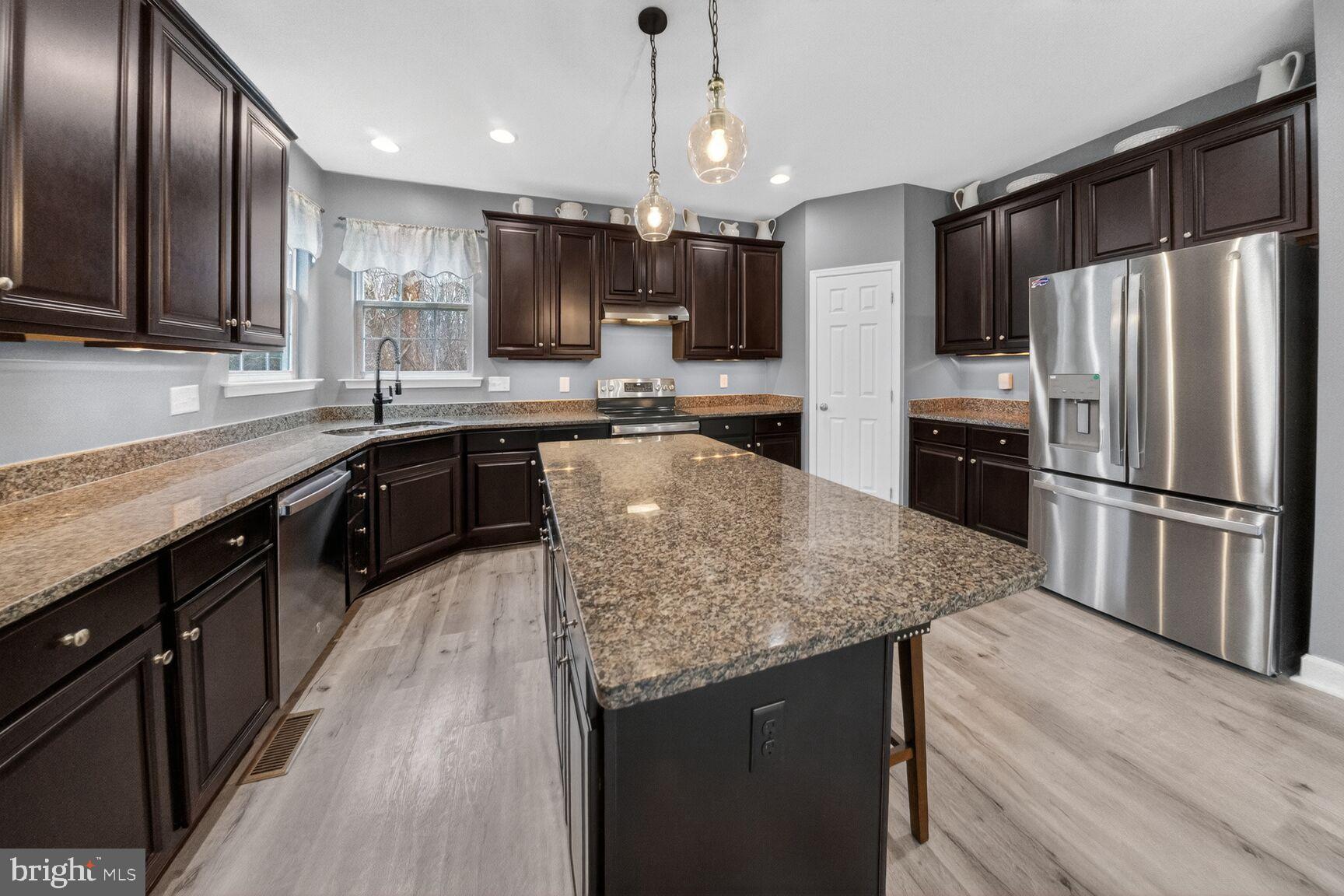 1820 BIRDS NEST LANE