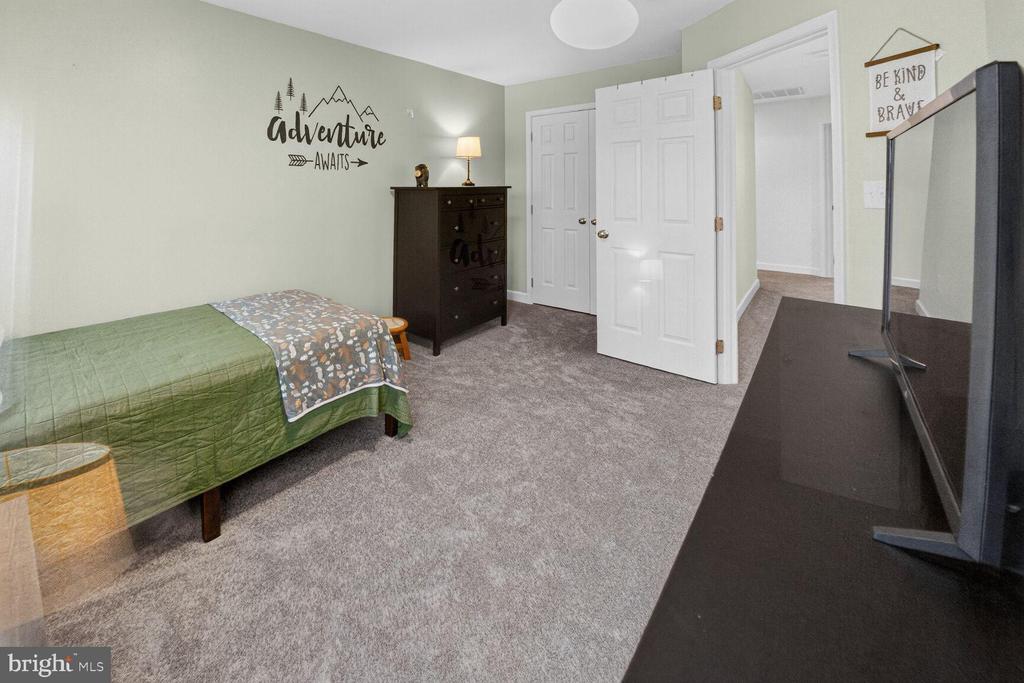 1820 BIRDS NEST LANE