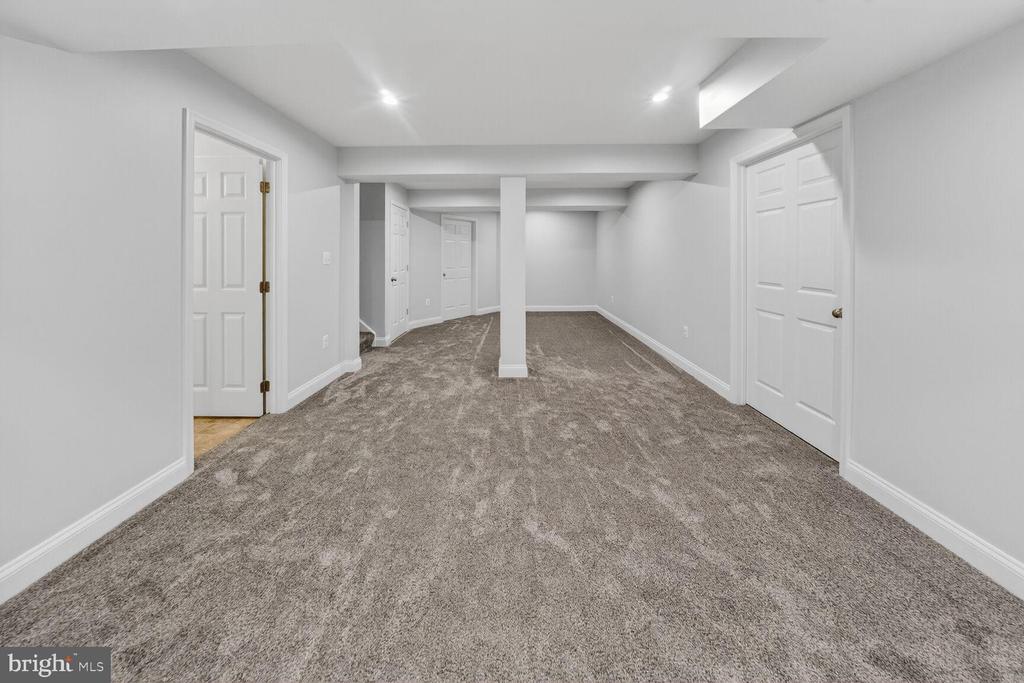 1820 BIRDS NEST LANE