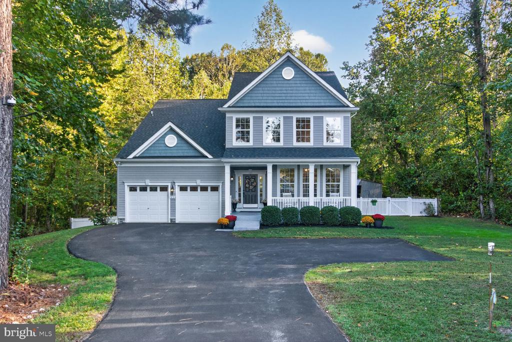 1820 BIRDS NEST LANE