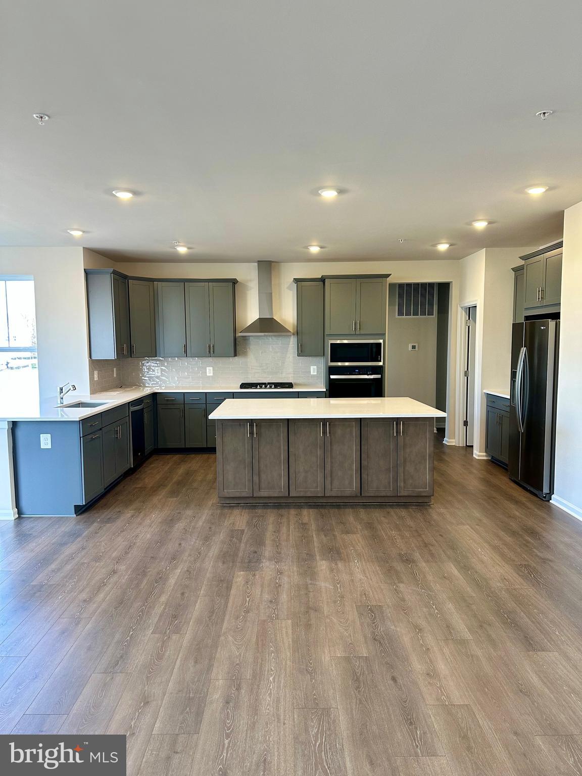 10033 Selkie LANE