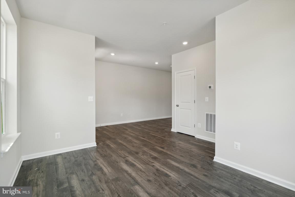 10017 Selkie Ln