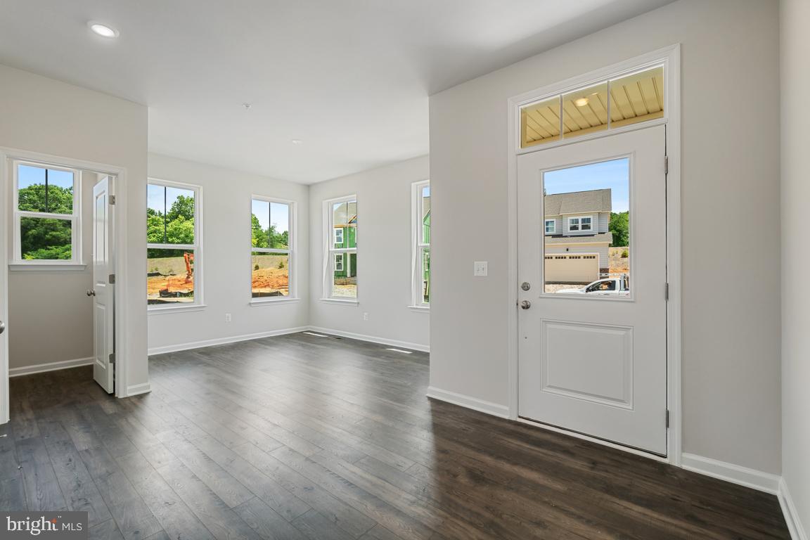 10017 Selkie Ln
