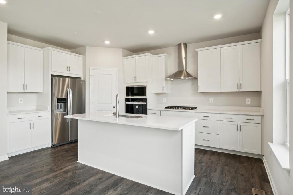 10017 Selkie Ln