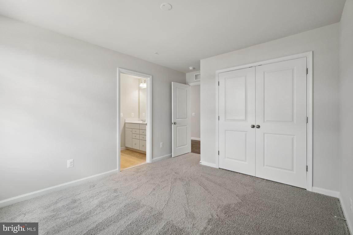 10017 Selkie Ln