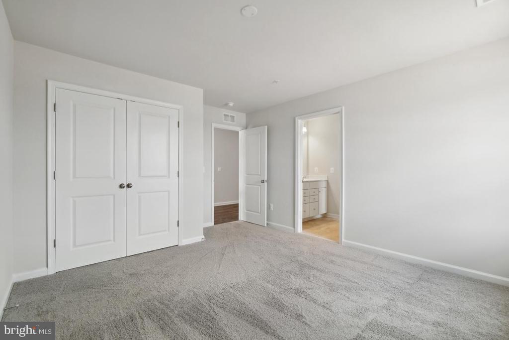 10017 Selkie Ln