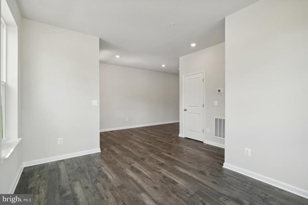 10017 Selkie Ln