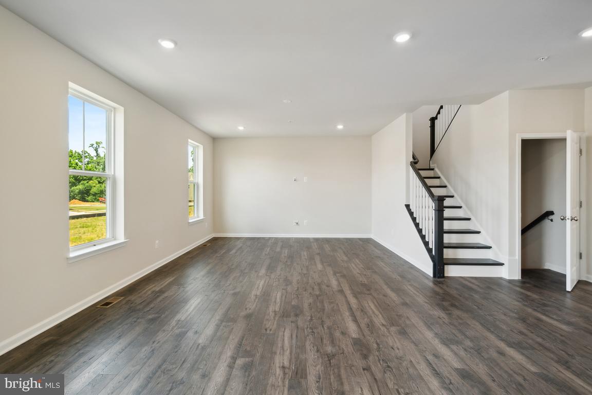 10017 Selkie Ln