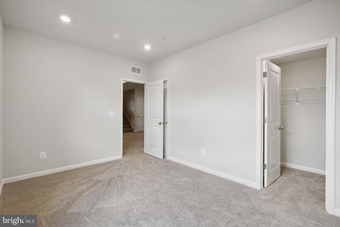 10017 Selkie Ln