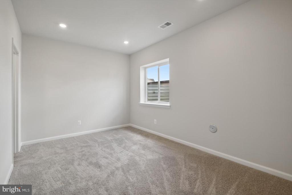 10017 Selkie Ln
