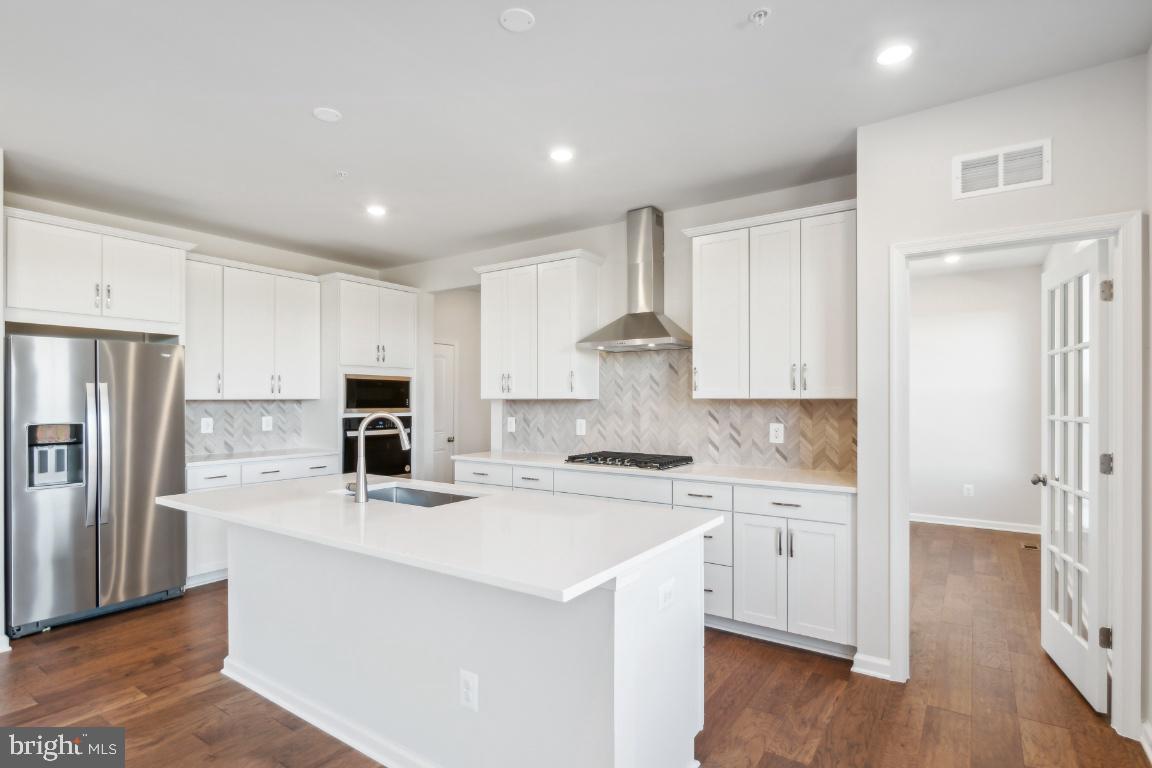 9858 Selkie Ln