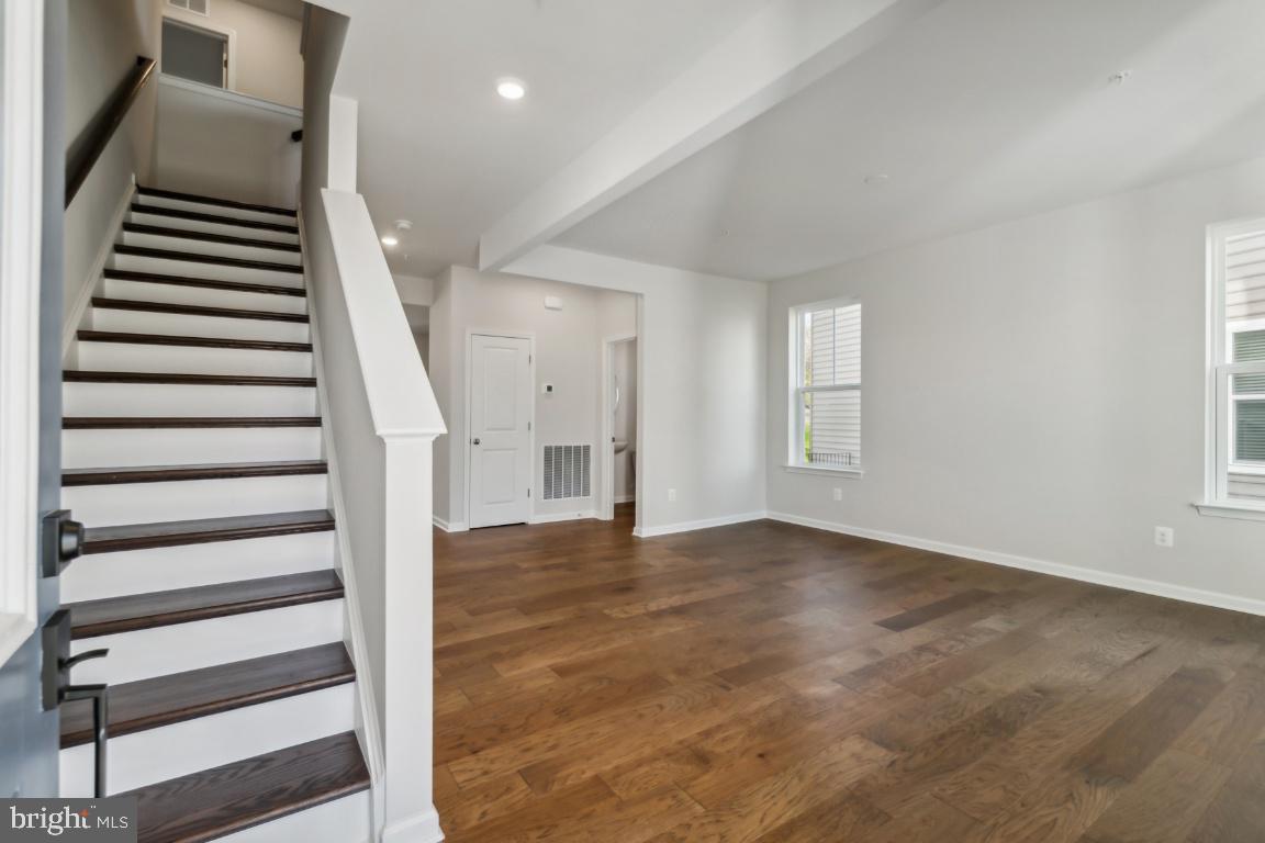 10006 Selkie Ln