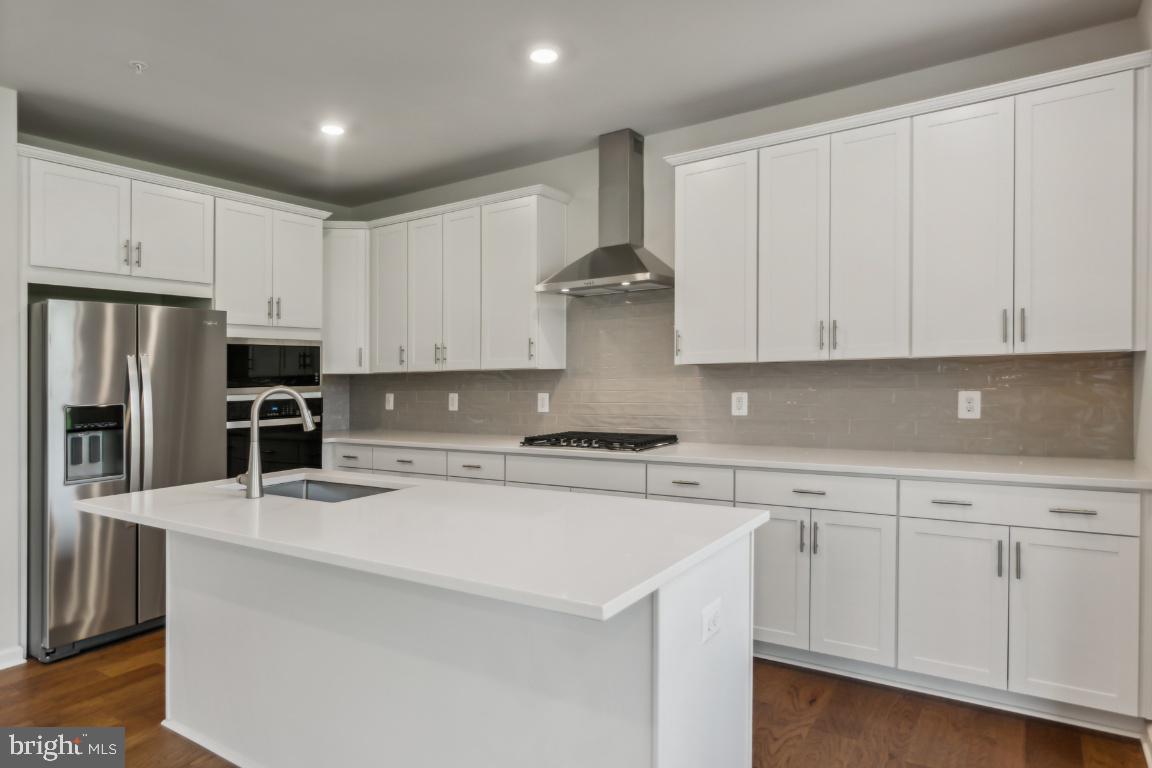10006 Selkie Ln