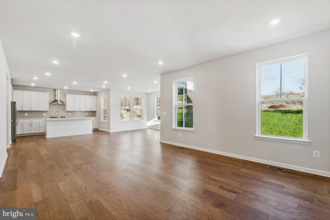 10006 Selkie Ln