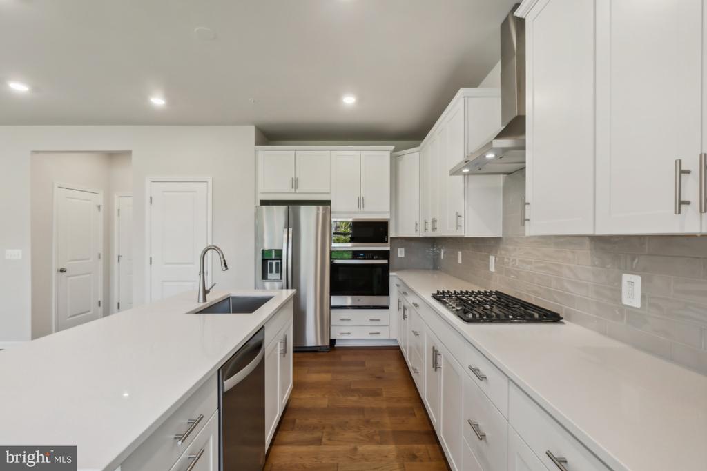 10006 Selkie Ln