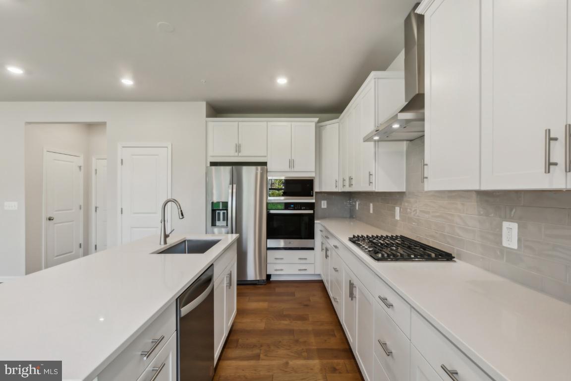 10006 Selkie Ln
