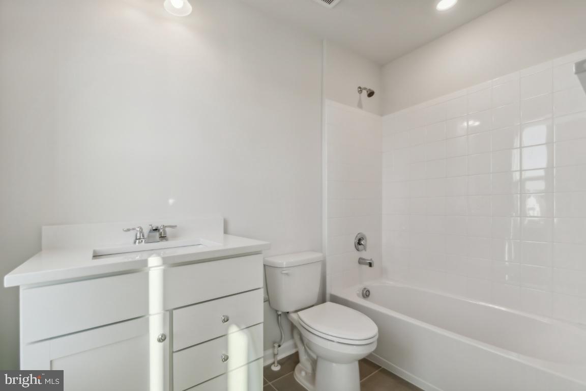 10006 Selkie Ln