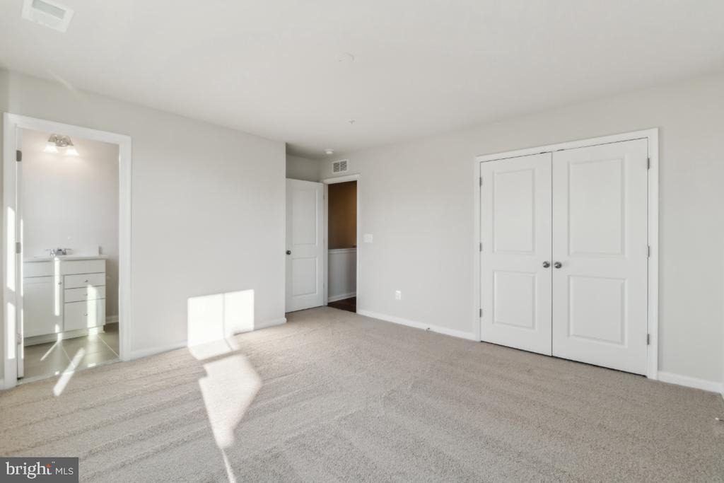 10006 Selkie Ln