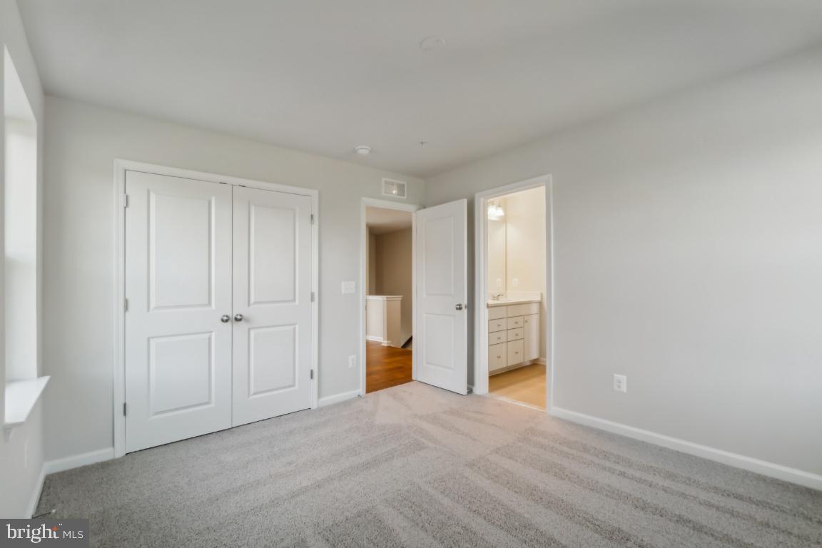 10006 Selkie Ln