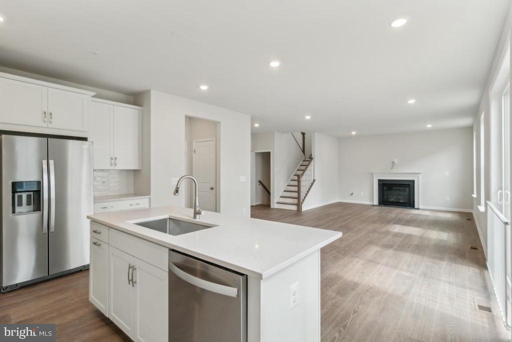 10005 Selkie Ln