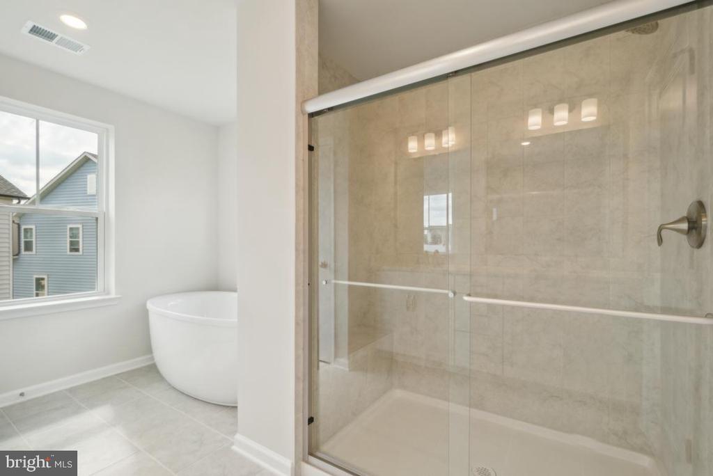 10005 Selkie Ln
