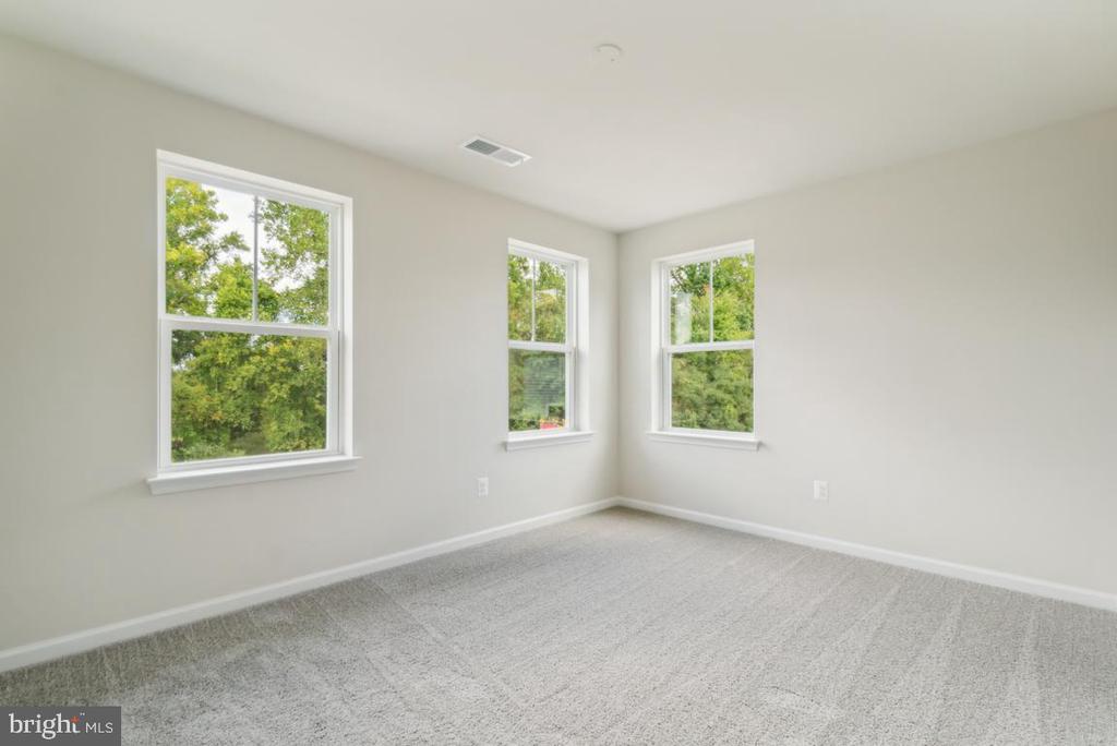 10005 Selkie Ln